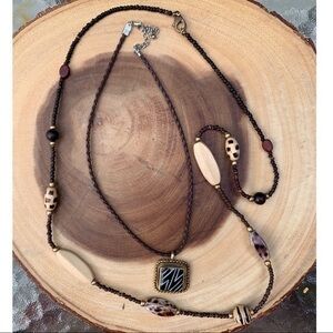 Beaded Animal Print Pendant & Long Necklace